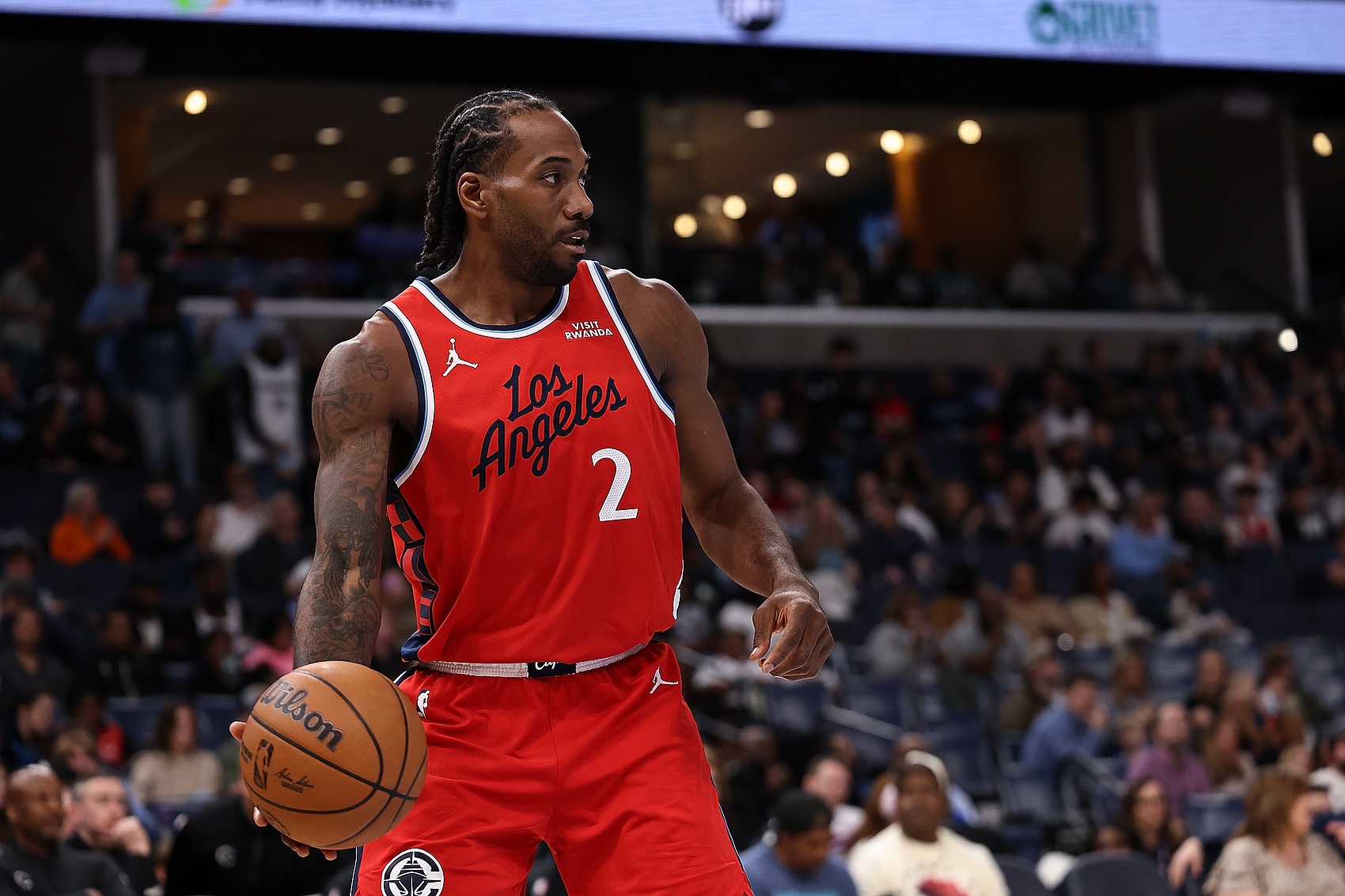 开云平台-延续20+仅差3分！伦纳德半场11中7拿下17分4板 首节独得13分